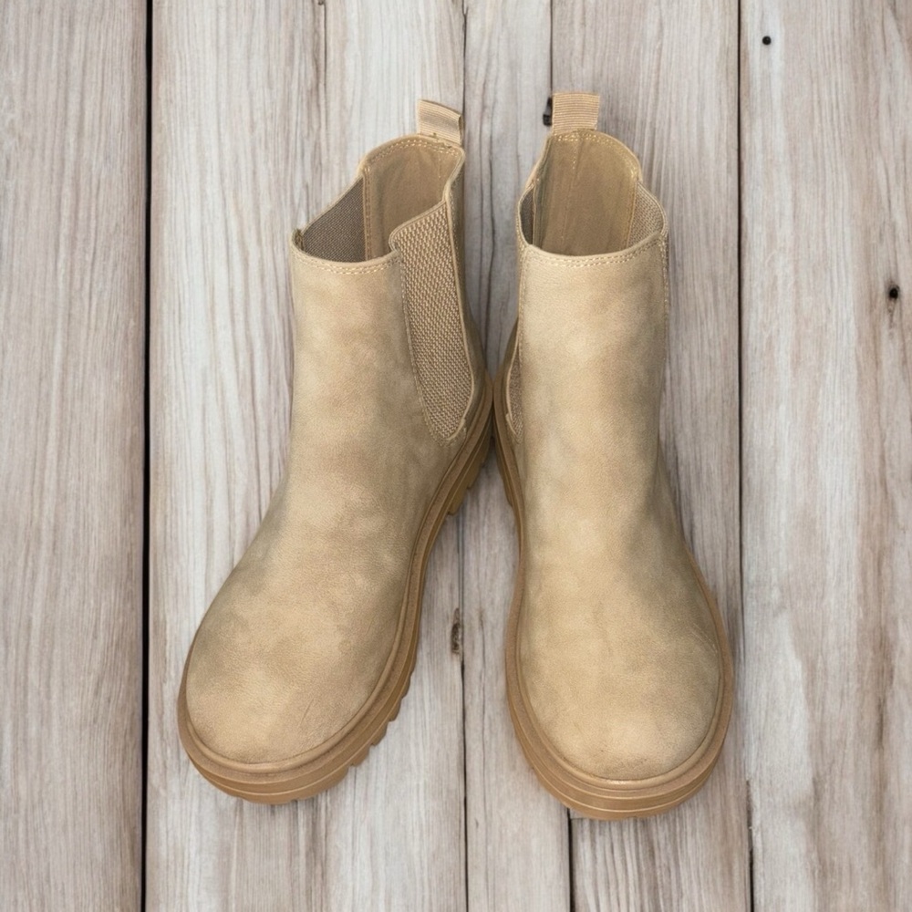 Stylish Tan Ankle Boots for Women - Picture 3 of 5